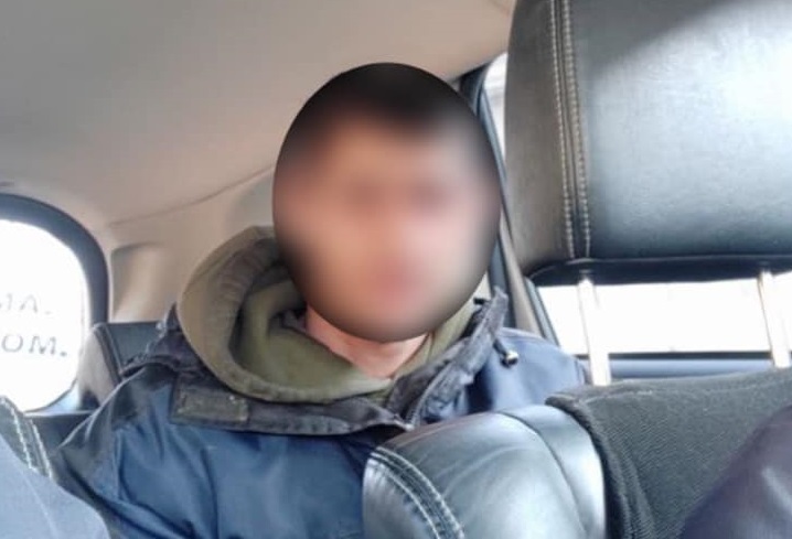 В Ужгороді патрульні затримали чоловіка, який перебував у розшуку (ФОТО)