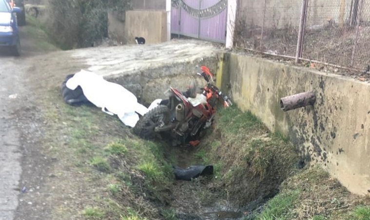 У Куштановиці на Мукачівщині у зіткненні мотоцикла з бетонним містком загинув 18-річний хлопець, 19-річний пасажир - у лікарні (ФОТО)