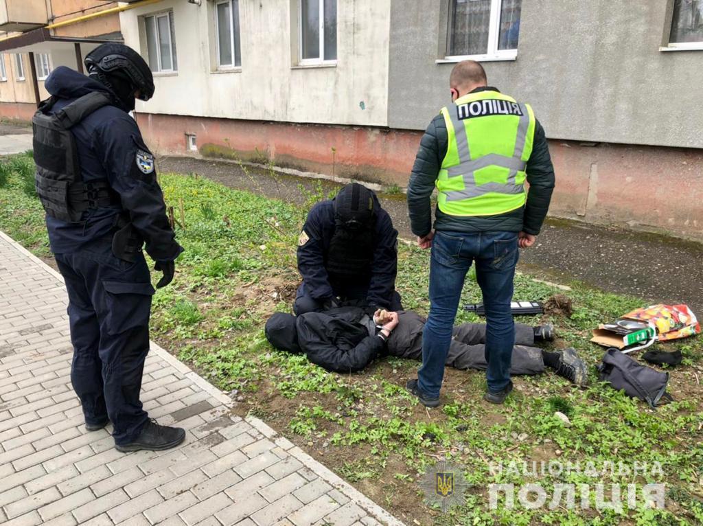 На Ужгородщині "на гарячому" затримали торговця метамфетаміном (ФОТО, ВІДЕО)