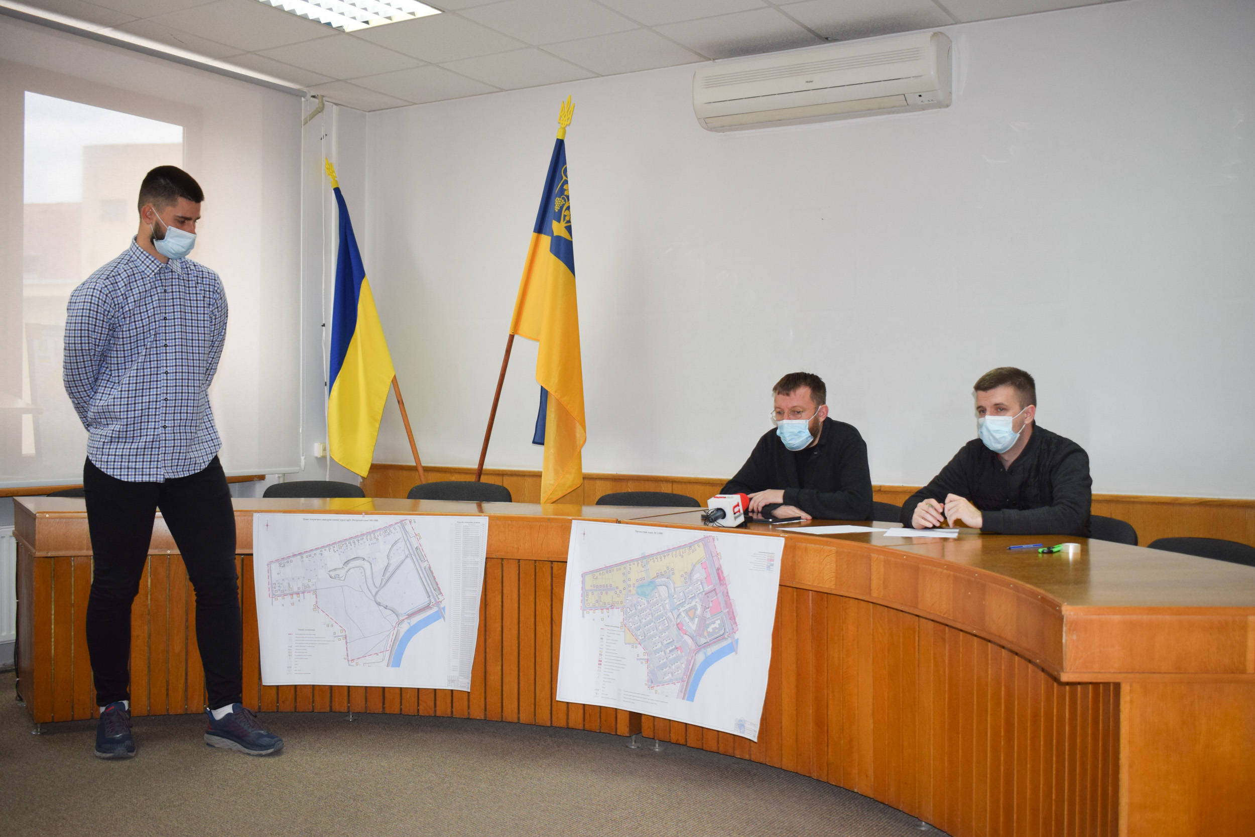 В Ужгороді відбулися громадські слухання щодо змін до детального плану території в межах вулиць Бобяка й Загорської (ФОТО)