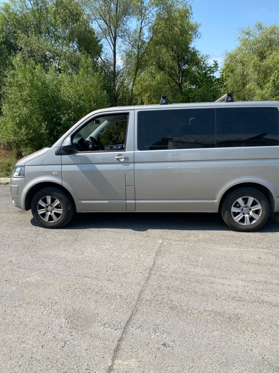 На Закарпатті українець намагався перетнути кордон на мікроавтобусі, що перебував у міжнародному розшуку (ФОТО)