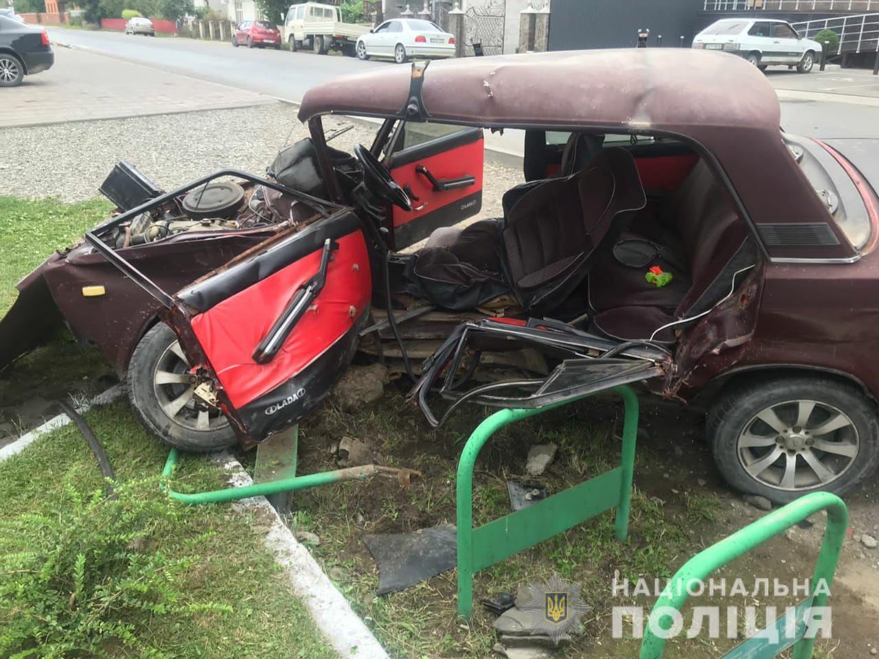 Водій, якого деблокували з ВАЗу  після зіткнення з Audi у Великому Бичкові, помер у лікарні (ФОТО)