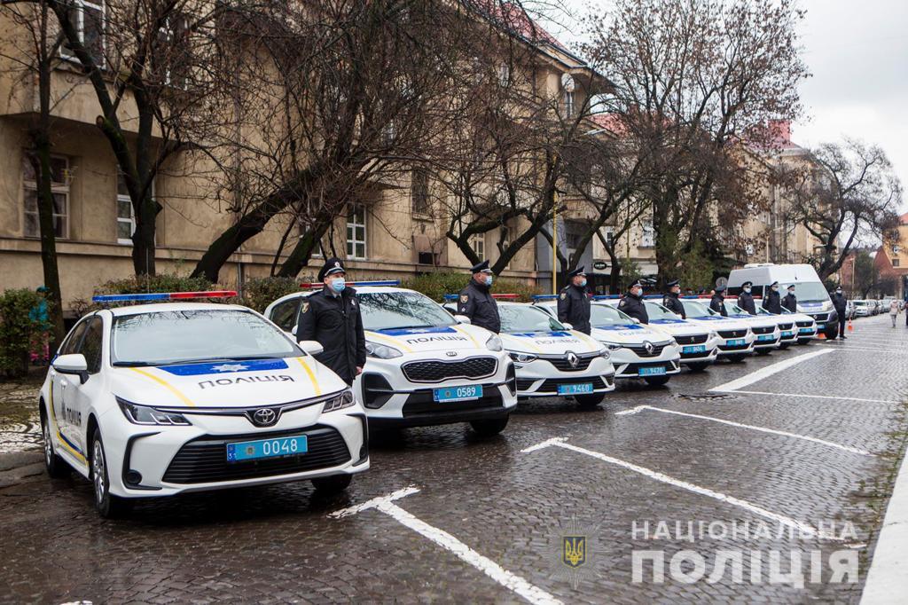 Поліції Закарпаття передали 10 службових авто (ФОТО, ВІДЕО)