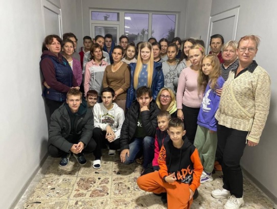 37 депортованих окупантами дітей, яких повернули додому, розселили на Закарпатті (ФОТО)
