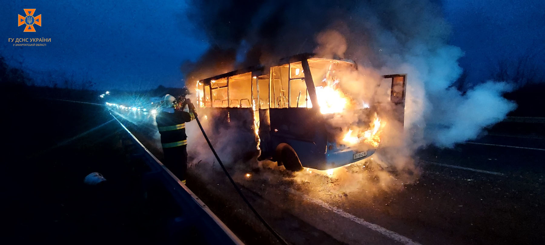 На Ужгородщині під час руху загорівся рейсовий автобус (ФОТО)