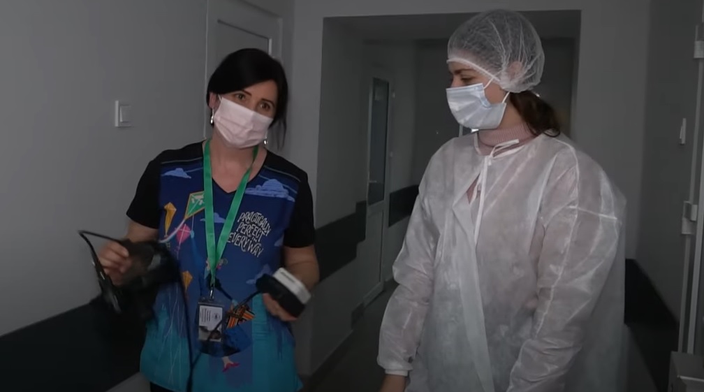Лікарка з Дніпра у Мукачеві рятує передчасно народжених діток від втрати зору (ВІДЕО)