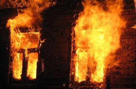 Під час пожежі на Ужгородщині травмувався власник будинку