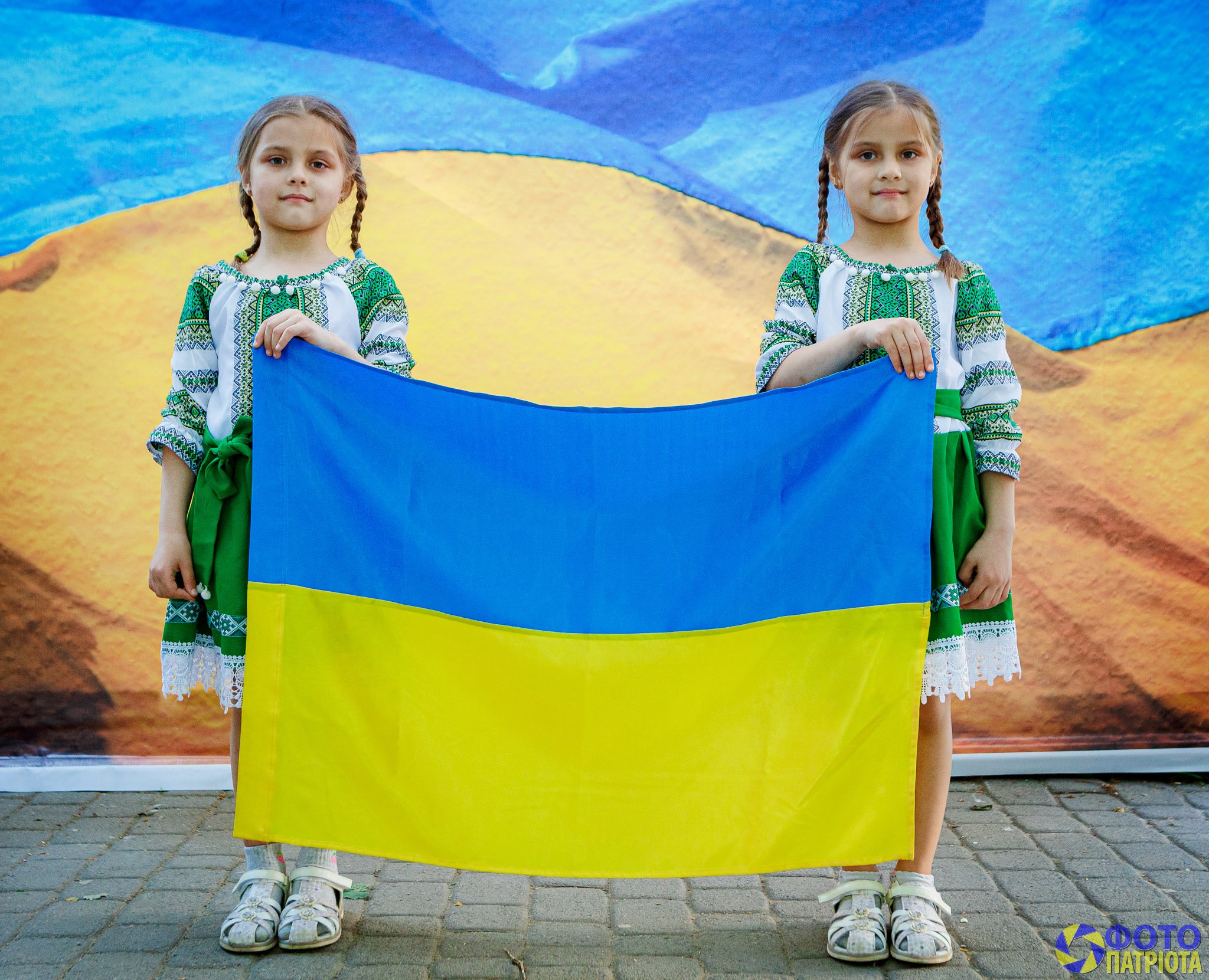 Понад 13 тисяч гривень зібрали на акції "Фото патріота" в Ужгороді (ФОТО)