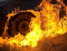 Пожежа у Мукачеві понищила авто 