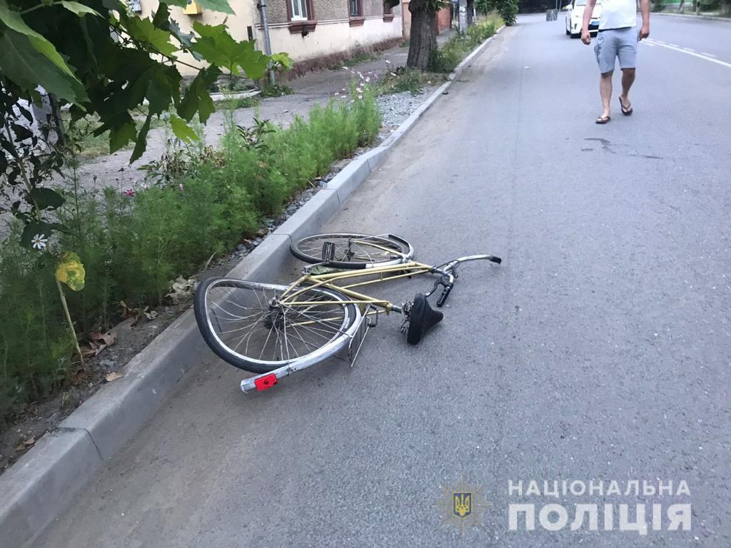 У Великому Березному під колесами авто загинув велосипедист (ФОТО)