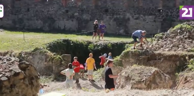В Ужгороді учасники школи юного археолога готуються до свята (ВІДЕО)
