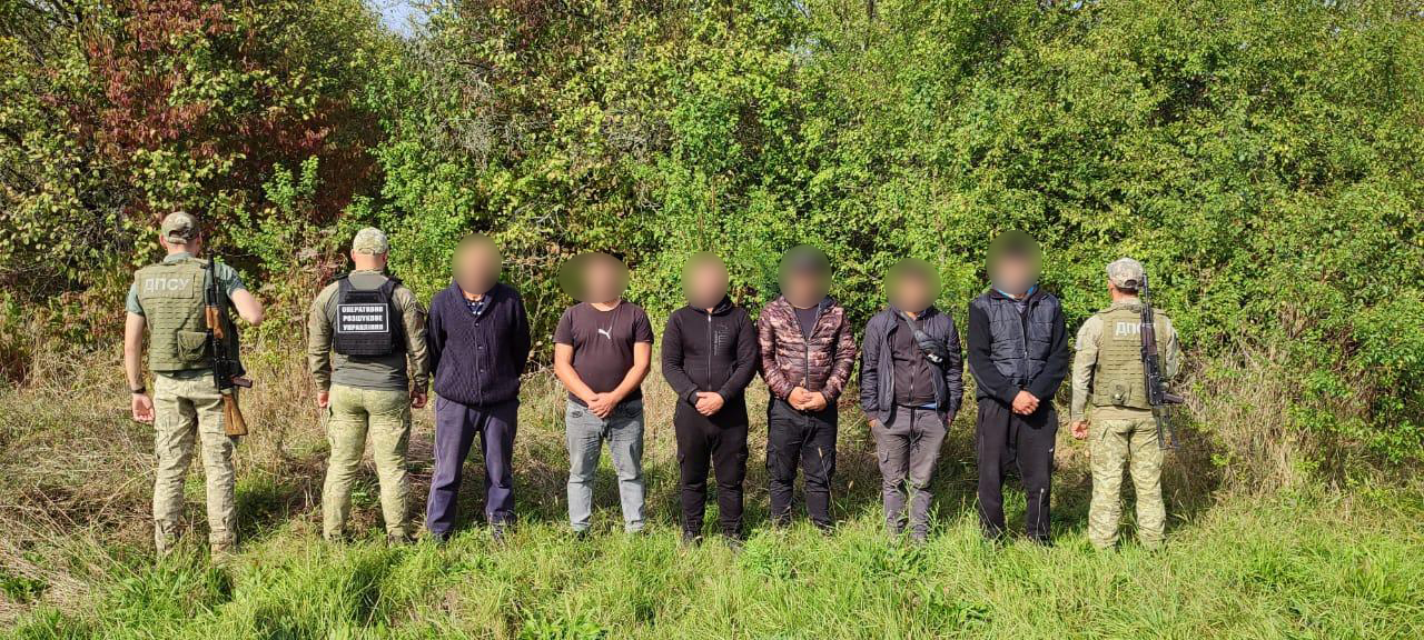 13 порушників кордону зупинили минулої доби на кордонах з ЄС прикордонники Мукачівського загону (ФОТО)