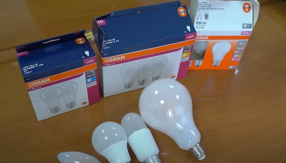 В Ужгороді можна обміняти старі лампи розжарювання на нові – енергоефективні (ВІДЕО)