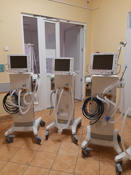 Закарпатська обласна лікарня отримала сучасні апарати штучної вентиляції легень (ФОТО)