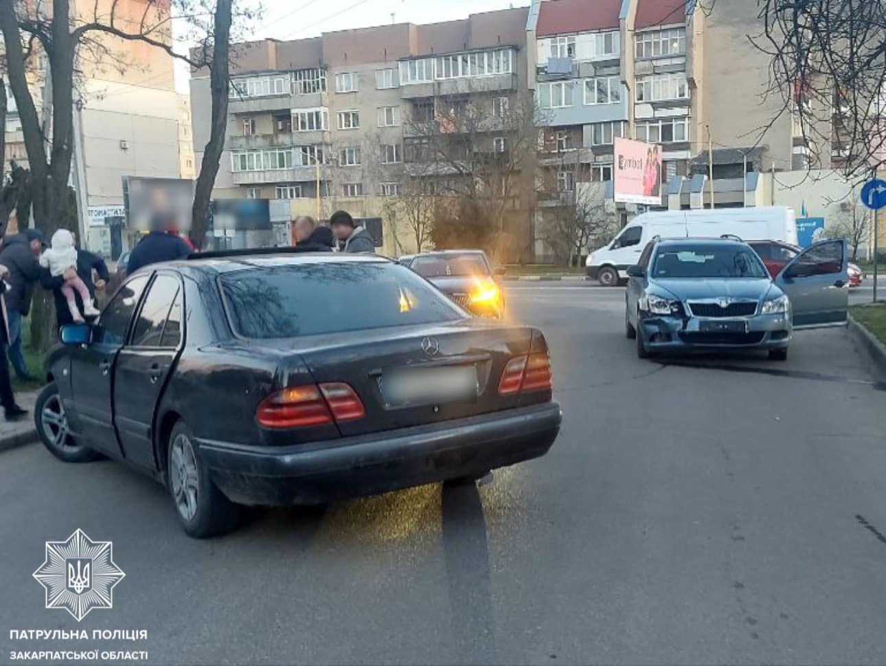 В Ужгороді нетверезий водій, виїхавши на зустрічну смугу, зіткнувся з іншим авто (ФОТО)