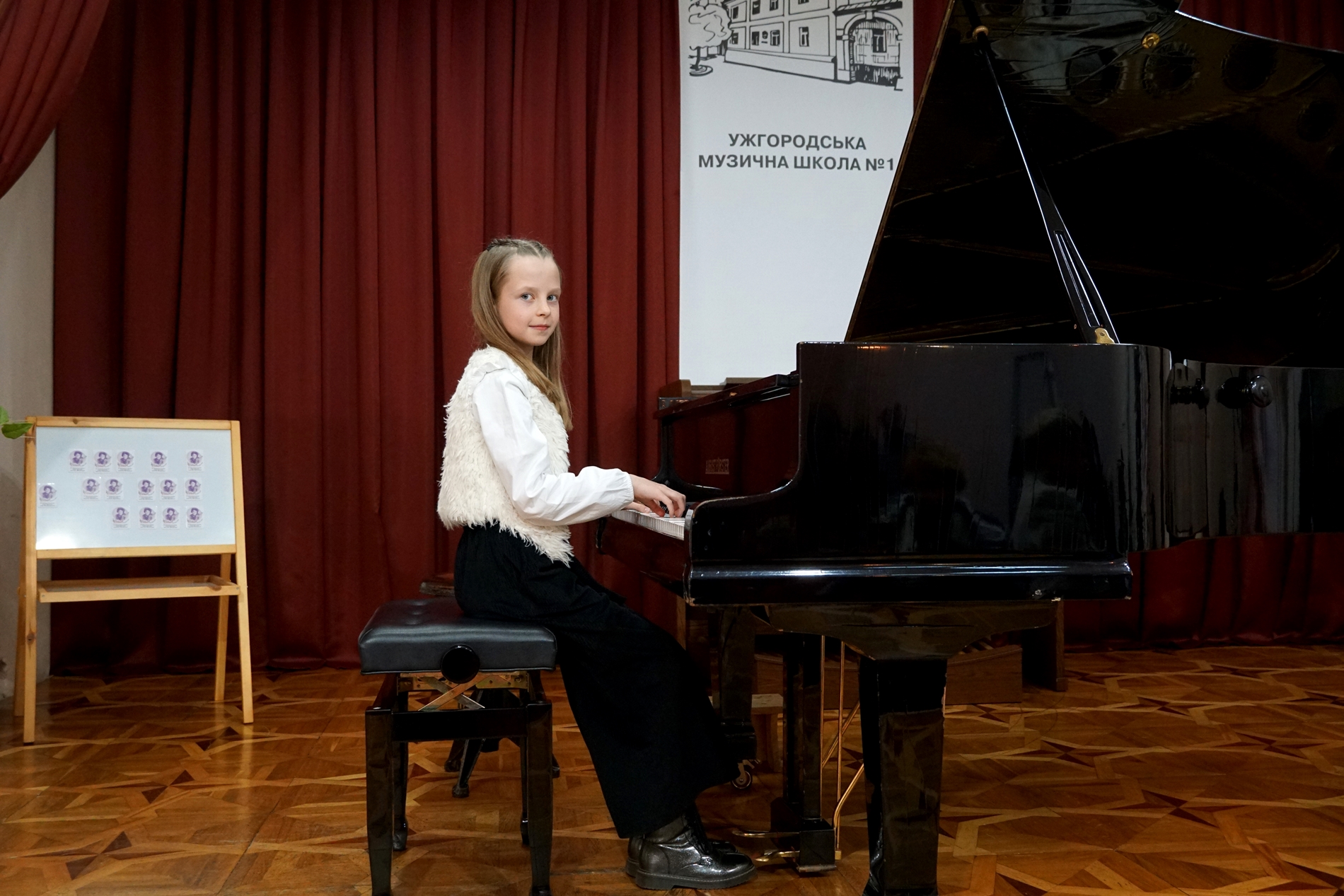 В Ужгороді проходить відкритий конкурс юних піаністів імені Маріанни Валковської (ФОТО)