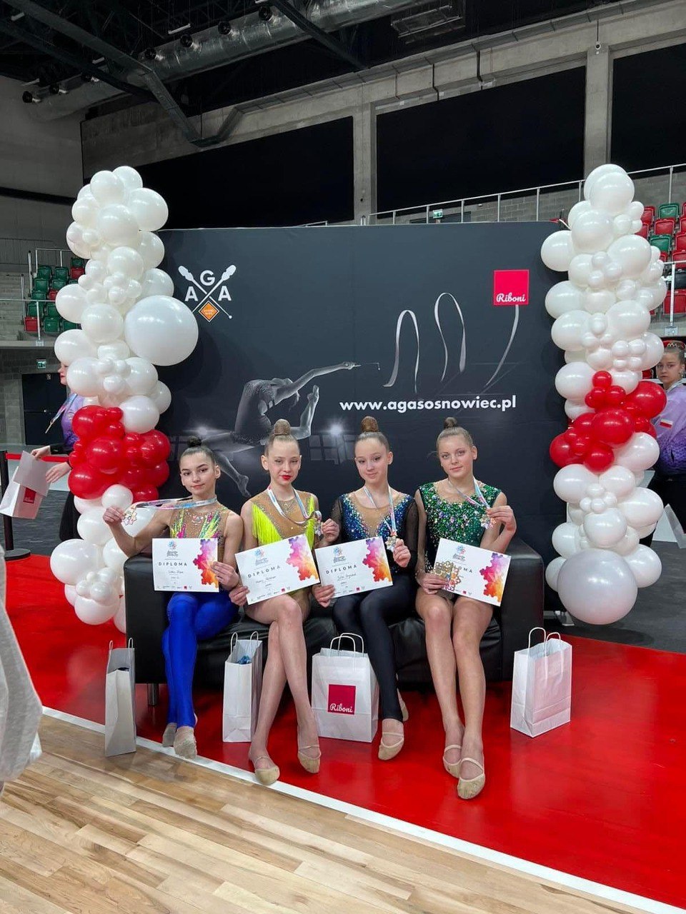 Гімнастки з Мукачева посіли призові місця на Міжнародному турнірі в Польщі (ФОТО)