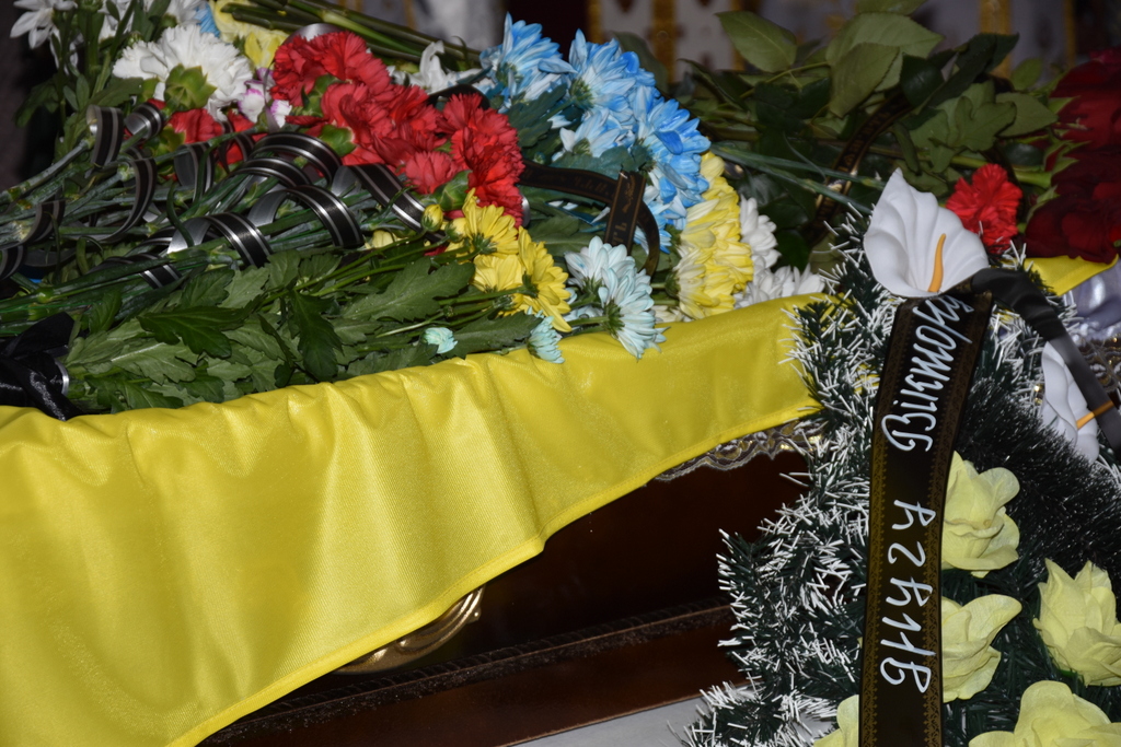 В Іршаві попрощалися з Віктором Паничем, який помер після 10 місяців боротьби за життя внаслідок поранення на фронті (ФОТО)