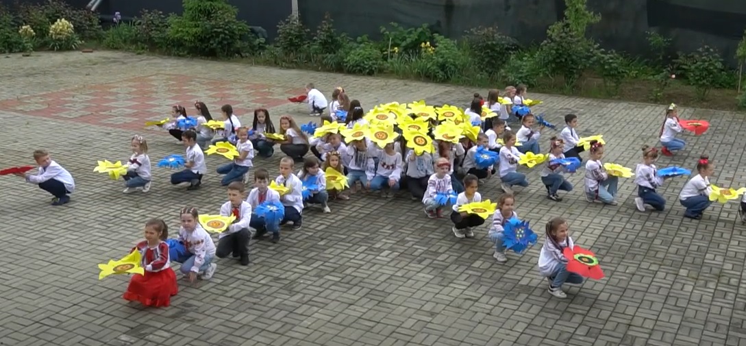 У Мукачеві школярі збирають мільйон на дрони для ЗСУ (ВІДЕО)