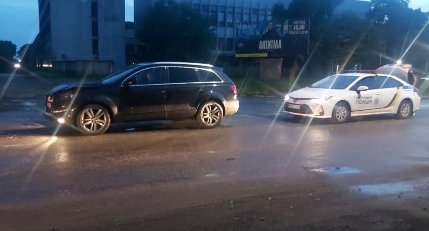 В Ужгороді нетвереза водійка без прав зіткнулася з іншим авто (ФОТО)