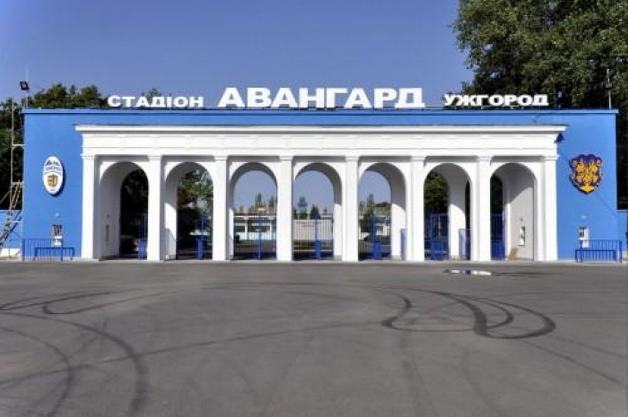 Ужгородський стадіон "Авангард" замовив ФОПу-росіянину акрилову емаль "Зебра" за завищеною ціною