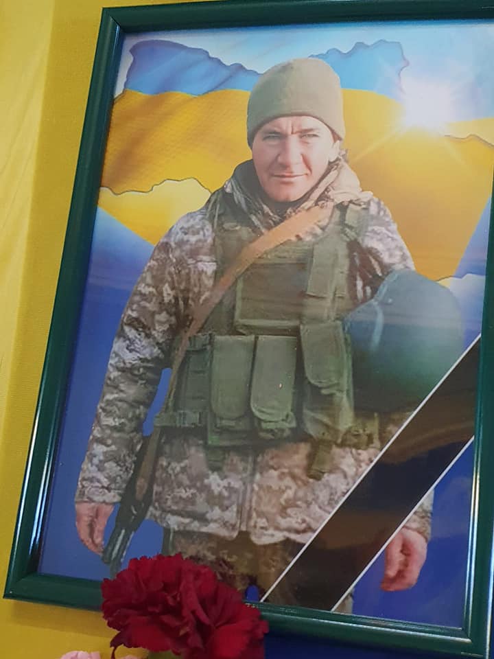 Воловецька громада попрощалася з Миколою Мелешем, який загинув, захищаючи Україну від ворога (ФОТО)