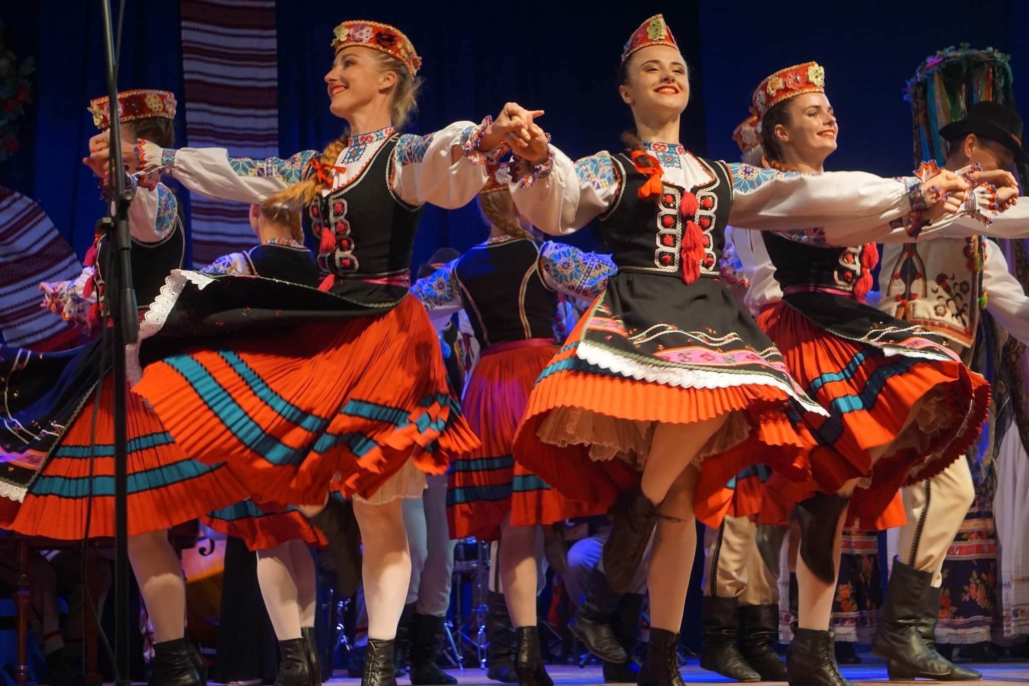 Закарпатський народний хор запрошує на "Танці Закарпаття" (ФОТО)