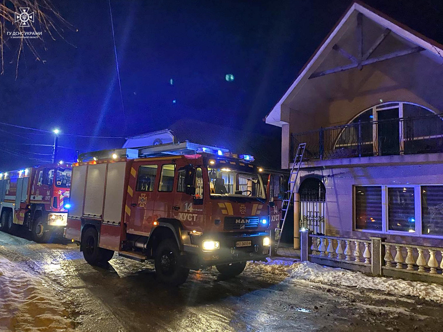 У Хусті на пожежі загинула 30-річна жінка (ФОТО)