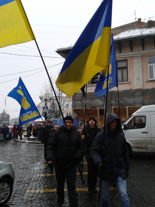 «Свобода» в Мукачеві вшанувала героїв Крут (ФОТО)