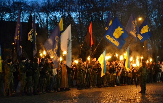 В Ужгороді «Свобода» вшанувала 75-річчя Карпатської України смолоскипним маршем (ФОТО)