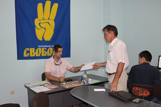 Нардеп Леонов провів особистий прийом громадян на Хустщині (ФОТО)