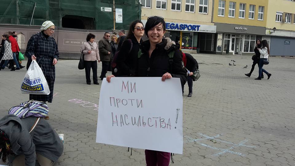 В Ужгороді праворадикали зірвали акцію за права жінок через підозру в пропагуванні ЛГБТ-цінностей
