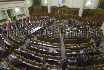Верховна Рада "регіоналів" і "тушок" не проголосувала відставку Литвина