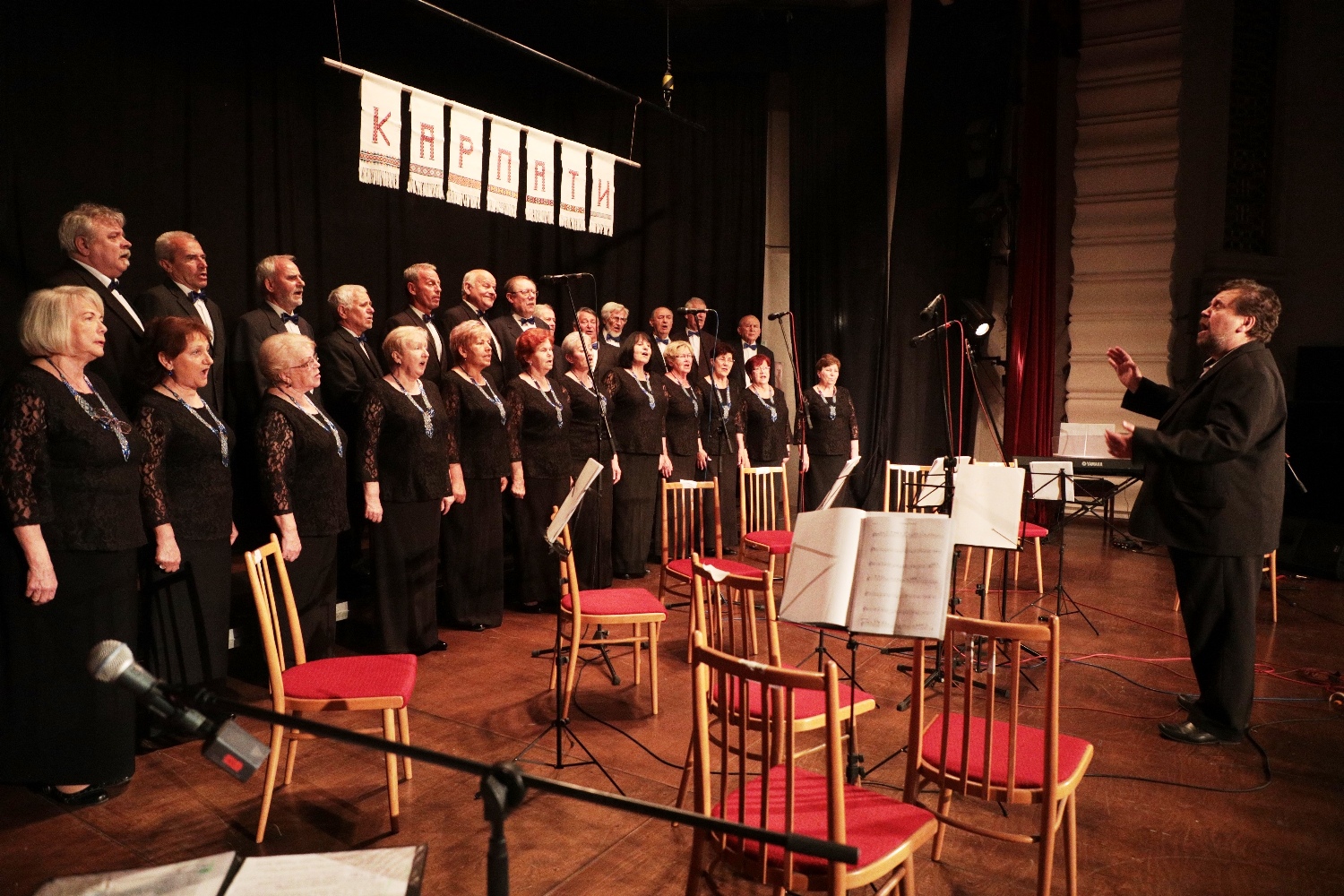 Після довгих місяців в Кошицях прозвучав традиційний концерт хору "Карпати" (ФОТО)