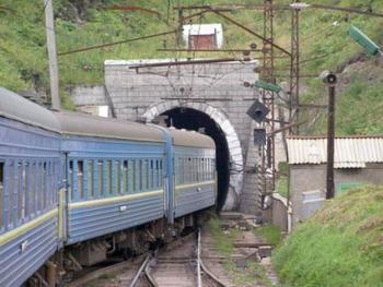 Після ліквідації харківського, Закарпаття позбавляють і київських поїздів