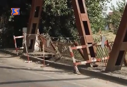 Міст у Вилоку, від якого відвалилася 4-метрова плита, досі не ремонтують (ВІДЕО)
