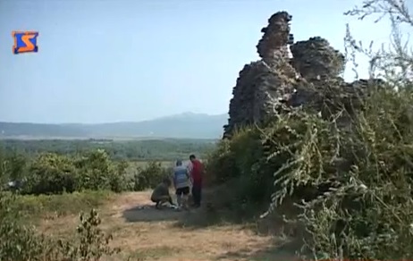 "Студентська" археологічна експедиція виявила в Королівському замку Нялаб унікальні знахідки (ВІДЕО)