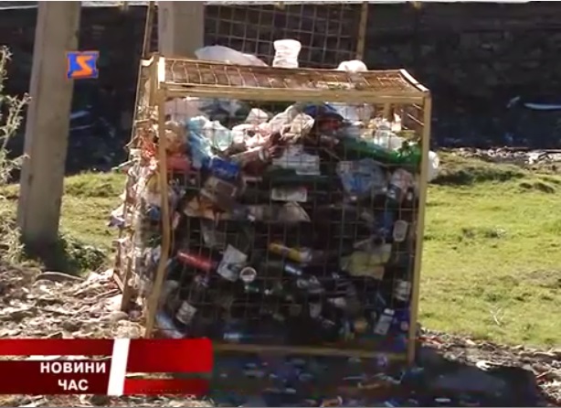 У Колочаві, де налагодили роздільний збір сміття, існує проблема стихійних сміттєзвалищ (ВІДЕО)