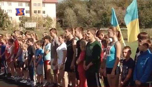 У Мукачеві пройшов чемпіонат Закарпаття з легкої атлетики серед вихованців спортшкіл (ВІДЕО)