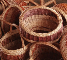 У селі Іза на Хустщині плетуть Великодні кошики (ВІДЕО)