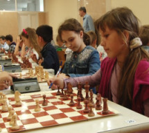У міжнародному шаховому фестивалі «Мукачівське літо» змагаються 200 учасників (ВІДЕО)