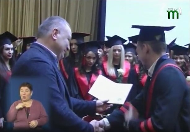 135 магістрів УжНУ отримали дипломи з відзнакою (ВІДЕО)