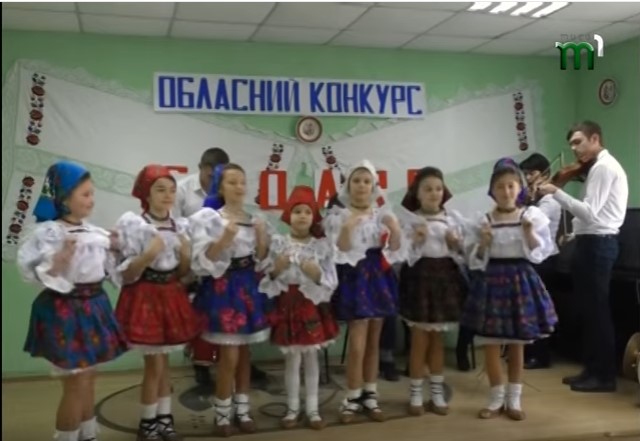 Закарпатські румуни провели мистецький конкурс "Флоаре" (ВІДЕО)