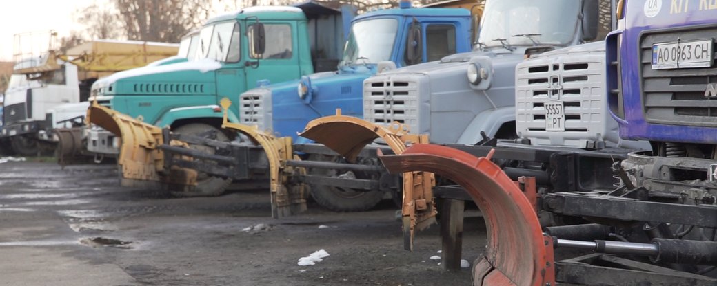 66 машин розчищатимуть від снігу дороги державного значення на Закарпатті (ВІДЕО)