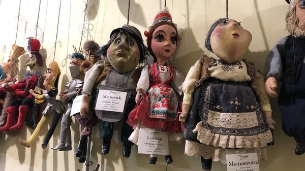 Ляльки з майже 40-ка вистав зберігаються в Закарпатському театрі ляльок "Бавка" (ФОТО, ВІДЕО)