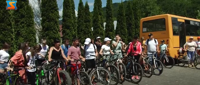 День молоді у Дубівській громаді на Закарпатті відзначили велопробігом "Пий буркут – крути педалі" (ВІДЕО)