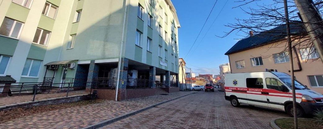 Ковідні відділення в лікарнях Закарпаття заповнені на понад 50%, в Ужгороді – до 70 (ФОТО, ВІДЕО)