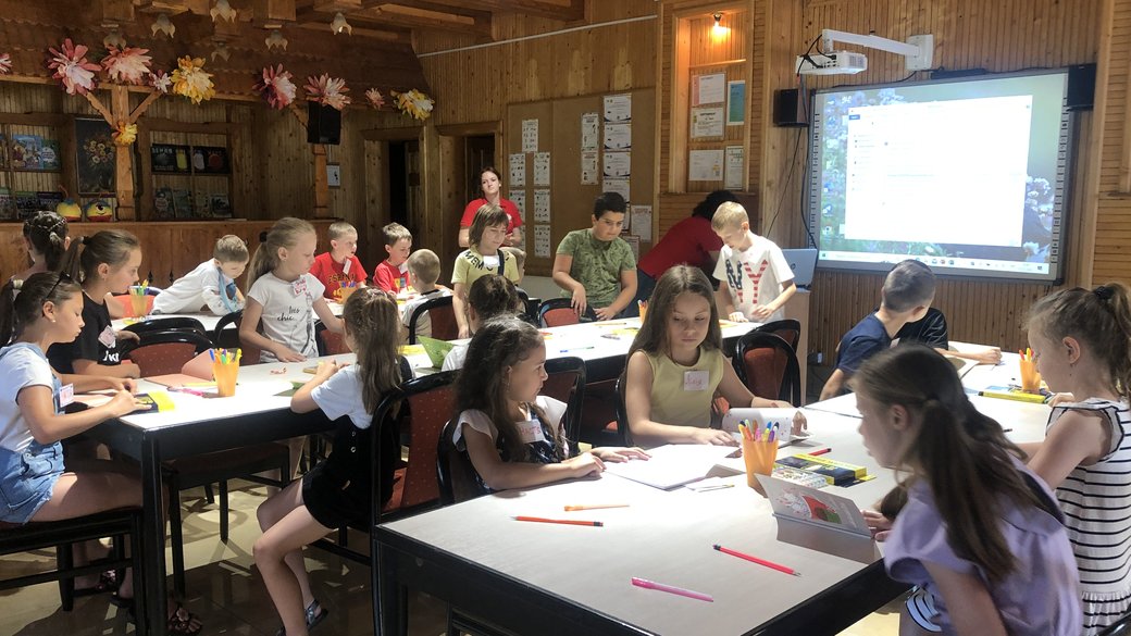 Літня школа-табір для дітей вимушених переселенців відкрилася в Ужгороді (ФОТО, ВІДЕО)
