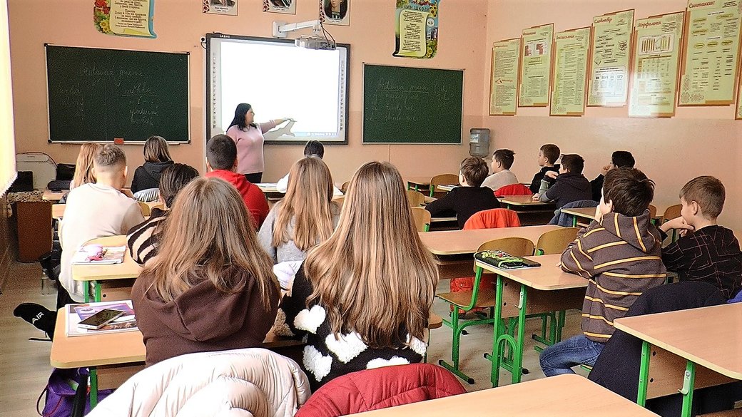 В одній зі шкіл Ужгорода проводять консультативні навчання під час канікул (ФОТО, ВІДЕО)
