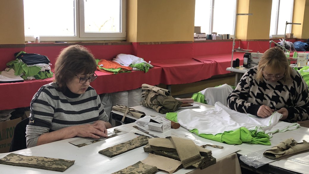 70 тисяч одиниць військової амуніції виготовили на релокованому на Закарпаття швейному підприємстві з Харкова (ФОТО, ВІДЕО) 